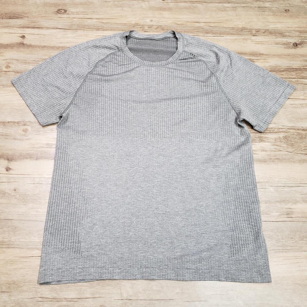 Lululemon Shirt Mens M Gray Seamless Knit Athletic Performance Running Tee